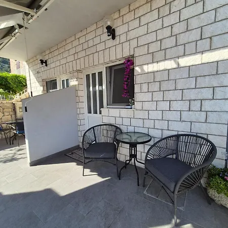 Apartament Karla *